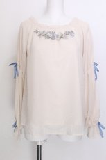 画像1: axes femme / フェザー×花刺繍トップス  オフ S-26-07-06-059-AX-TO-AS-ZS (1)
