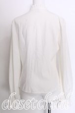 画像2: Forest Wardrobe 森林衣樹 / ハイネックフリルブラウス  白 S-26-07-08-010-LO-BL-AS-ZS (2)
