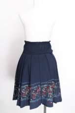 画像2: Ozz oneste / ウエストシャーリング刺繍プリーツスカート  紺 S-26-07-11-048-OO-SK-HR-ZS (2)