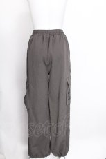 画像2: NieR Clothing / プリントカーゴパンツ  グレー S-26-07-11-060-PU-PA-AS-ZS (2)