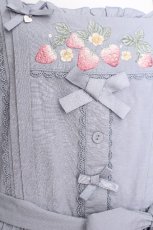 画像6: NyaNya（海外ロリータブランド） / Strawberry Flowers on thr Hill ジャンパースカート  サックス S-26-07-16-034-LO-OP-TE-ZS (6)