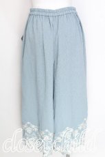 画像2: axes femme / 裾刺繍ワイドパンツ  サックス S-26-07-17-063-AX-PA-AS-ZS (2)