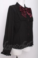 画像2: axes femme POETIQUE / 音符刺繍リボン付ブラウス  黒 S-26-07-21-022-AX-BL-AS-ZS (2)