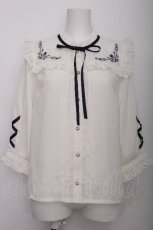 画像1: axes femme POETIQUE / ローズ刺繍レースアップブラウス  オフ S-26-07-21-004-AX-BL-AS-ZS (1)