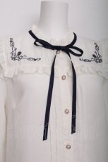 画像5: axes femme POETIQUE / ローズ刺繍レースアップブラウス  オフ S-26-07-21-004-AX-BL-AS-ZS (5)