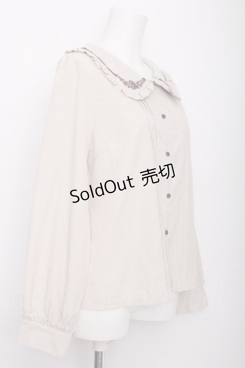 画像2: axes femme POETIQUE / リボンタイ付ローズ刺繍ブラウス  オフ S-26-07-21-013-AX-BL-AS-ZS (2)