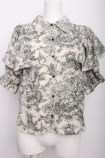 画像1: axes femme / タイ付トワルドジュイ風柄ブラウス  オフｘグリーン S-26-07-21-017-AX-BL-AS-ZS (1)