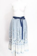 画像1: axes femme / 裾レース使い薔薇柄スカート  サックス S-26-07-27-050-AX-SK-AS-ZS (1)