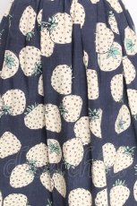 画像4: Franche Lippee / いちご柄スカート 3L 紺 S-26-07-30-036-LO-SK-HR-ZS (4)