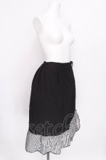 画像3: axes femme / 薔薇ベルト付きフリルスカート  黒ｘ白 S-26-07-30-047-AX-SK-AS-ZS (3)