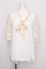 画像1: axes femme / 花柄ボリュームリボン付きブラウス  白ｘキナリ S-26-07-31-007-AX-BL-AS-ZS (1)