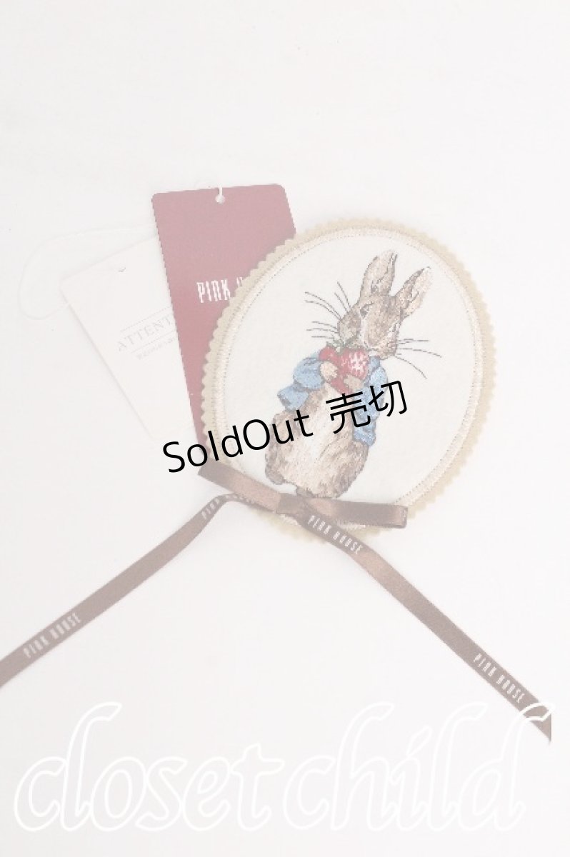 画像1: PINK HOUSE / PETER RABBIT ワッペンブローチ  ベージュ S-26-08-02-005-LO-ZA-HR-ZS (1)