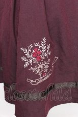 画像3: axes femme / ローズ刺繍フレアスカート  ワイン S-26-08-03-051-AX-SK-HR-ZS (3)