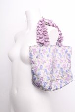 画像1: Maison de FLEUR / ブドウ柄フリルハンドルトートバッグ  ラベンダー S-26-08-03-007-LO-BG-AS-ZS (1)