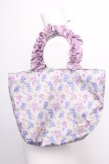 画像2: Maison de FLEUR / ブドウ柄フリルハンドルトートバッグ  ラベンダー S-26-08-03-007-LO-BG-AS-ZS (2)