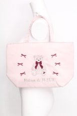 画像1: Maison de FLEUR / ベア刺繍トートバッグ F ピンク S-26-08-05-001-LO-BG-SZ-ZS (1)