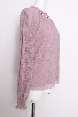 画像2: axes femme / 巻きバラ装飾総レースプルオーバー  ピンク S-26-08-06-033-AX-TO-HR-ZS (2)
