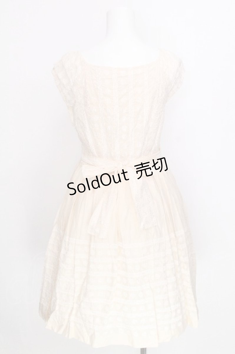画像2: Jane Marple / ドット刺繍ワンピース  オフ S-26-08-06-1016-JM-OP-AS-ZS (2)