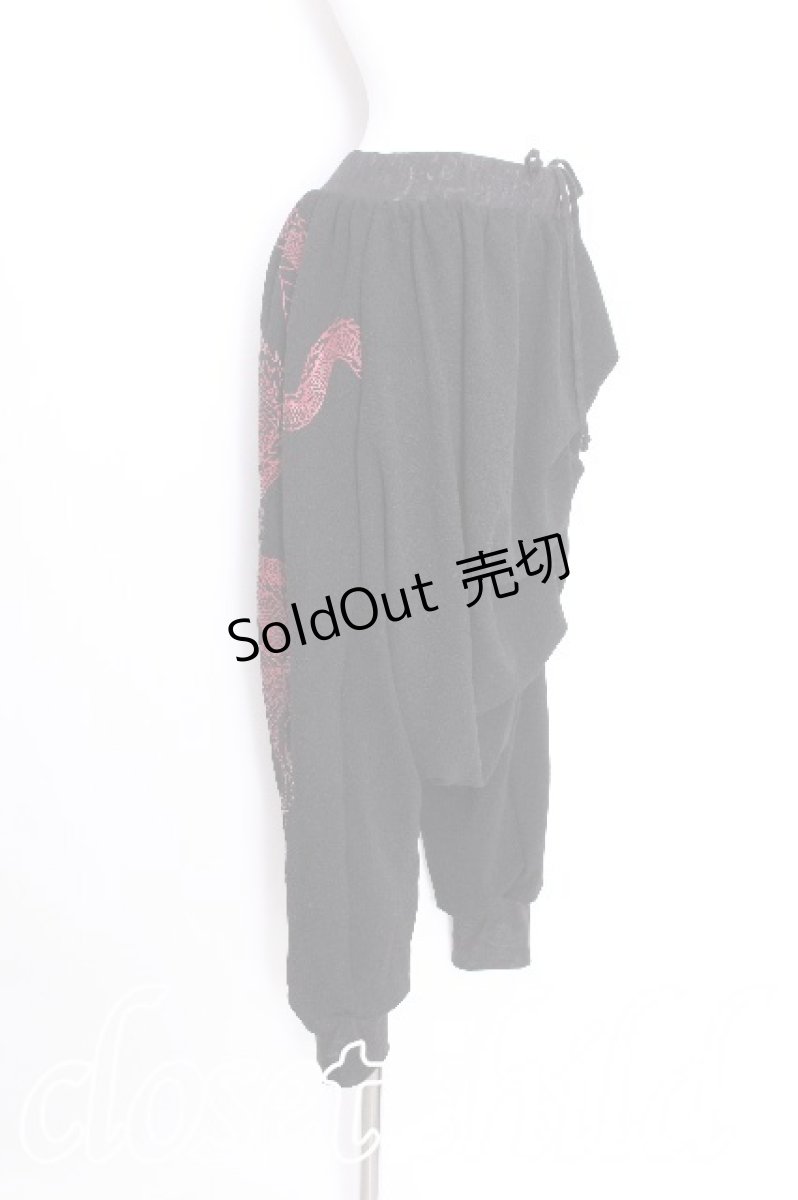 画像2: Qutie Frash / 袴サルエルパンツ  黒ｘ赤 S-26-08-08-057-QU-PA-HR-ZS (2)