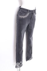 画像2: axes femme / ポケット刺繍デニムパンツ  グレー S-26-08-08-058-AX-PA-HR-ZS (2)