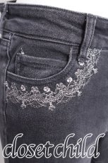 画像4: axes femme / ポケット刺繍デニムパンツ  グレー S-26-08-08-058-AX-PA-HR-ZS (4)