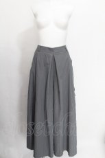 画像1: axes femme POETIQUE / タックデザイン袴パンツ  グレー S-26-08-13-1053-AX-PA-AS-ZS (1)