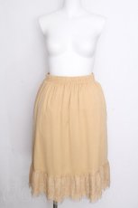 画像1: axes femme / レース×プリーツペチスカート  ベージュ S-26-08-21-050-AX-SK-AS-ZS (1)