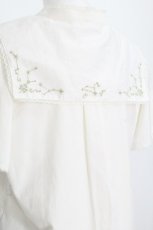 画像4: axes femme POETIQUE / シエルエトワール刺繍襟ブラウス  オフ S-26-08-22-009-AX-BL-HR-ZS (4)