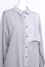 画像4: axes femme / ジャカード切替プリーツシャツ  グレー S-26-08-22-017-AX-BL-HR-ZS (4)