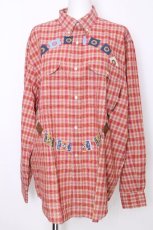 画像2: Karl Helmut / チェック&ワッペン長袖シャツ  赤系 S-26-08-23-036-EL-BL-HR-ZS (2)