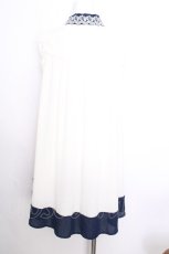 画像3: axes femme / 襟刺繍バイカラーチュニック  オフ S-26-08-27-008-AX-OP-HR-ZS (3)