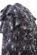 画像4: axes femme POETIQUE / ラッフルフリルブラウス  黒 S-26-08-27-020-AX-BL-HR-ZS (4)