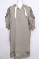 画像1: axes femme / ショルダーレースパーカーワンピース  カーキ S-26-09-02-008-AX-OP-HR-ZS (1)