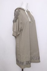 画像3: axes femme / ショルダーレースパーカーワンピース  カーキ S-26-09-02-008-AX-OP-HR-ZS (3)