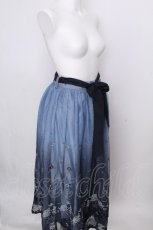 画像3: axes femme / グラデチュール刺繍スカート  ブルー S-26-09-05-056-AX-SK-HR-ZS (3)