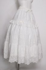 画像2: axes femme / ティアードコットンレーススカート  白 S-26-09-07-048-AX-CO-HR-ZS (2)