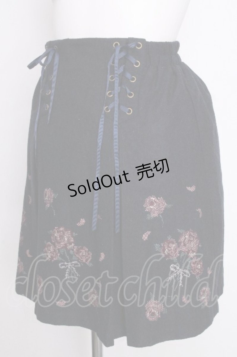 画像3: axes femme POETIQUE / クロスステッチ刺繍スカート  紺 S-26-09-08-042-AX-BL-AS-ZS (3)