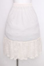 画像1: axes femme / 繊細レースミディ丈ペチスカート  オフ S-26-09-17-044-AX-SK-AS-ZS (1)