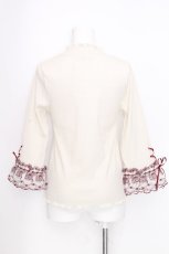 画像2: axes femme / 苺チュールレース七分袖プルオーバー  キナリ S-26-09-17-005-AX-TO-HR-ZS (2)