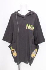 画像1: NieR Clothing / 刺繍フードプルオーバー  グレー S-26-09-17-024-PU-TO-HR-ZS (1)