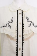 画像6: axes femme kawaii / 刺繍入りケープ付2wayブラウス  キナリ S-26-09-22-003-AX-BL-HR-ZS (6)