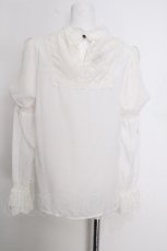 画像5: axes femme kawaii / パールブローチ付ブラウス  キナリ S-26-09-22-001-AX-BL-HR-ZS (5)