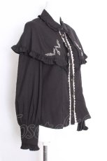 画像2: axes femme kawaii / 刺繍入りケープ付2wayブラウス  黒 S-26-09-22-010-AX-BL-HR-ZS (2)