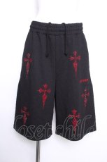 画像1: REFLEM / クロス総柄ラインストーンスウェットハーフパンツ  黒ｘ赤 S-26-10-01-060-PU-PA-HR-ZS (1)