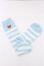 画像2: BABY,THE STARS SHINE BRIGHT / プリンセスドロップ刺繍ボーダーハイソックス  サックス S-26-10-06-001-BA-ZA-HR-ZS (2)
