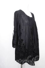 画像3: INGEBORG / コサージュつきフロッキーチュニック  黒 S-26-10-07-035-LO-TO-HR-ZS (3)