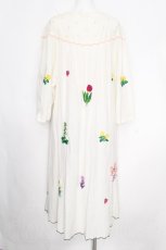 画像2: Cherir la femme / お花刺繍ワンピース M オフ S-26-10-08-1044-LO-OP-TE-ZS (2)