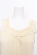 画像4: axes femme / 裾レースホルター付きタンクトップ  オフ S-26-10-12-1014-AX-TO-AS-ZS (4)