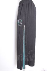 画像4: NieR Clothing / シエルデザインパンツ  黒ｘグリーン S-26-10-13-054-PU-PA-HR-ZS (4)