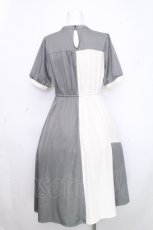 画像2: axes femme / チョーカー風バイカラーワンピース  グリーン S-26-10-15-039-AX-TO-AS-ZS (2)